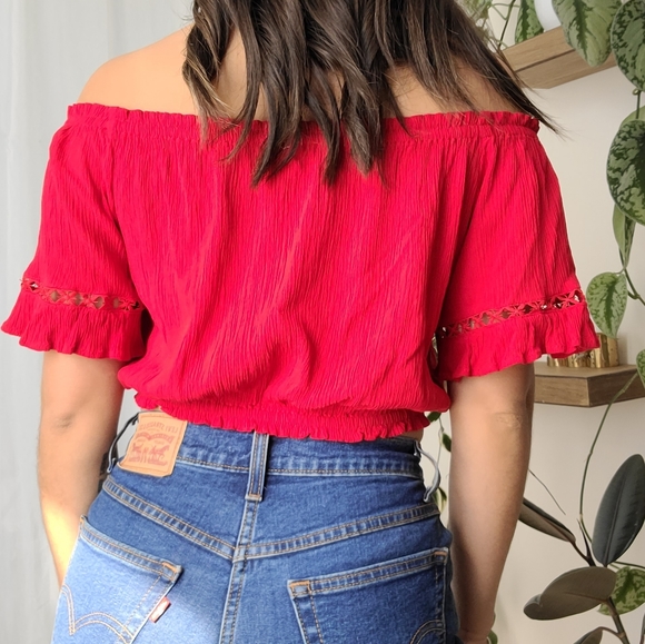 Boho off-the-shoulder red crop top with lace - Picture 4 of 10